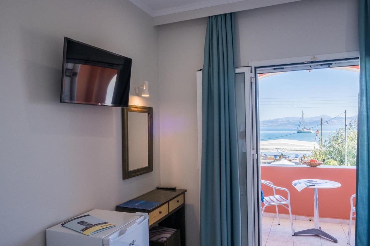 Christina Beachfront Rooms By Hotelius Petrití Εξωτερικό φωτογραφία