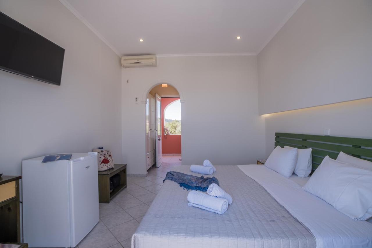 Christina Beachfront Rooms By Hotelius Petrití Εξωτερικό φωτογραφία