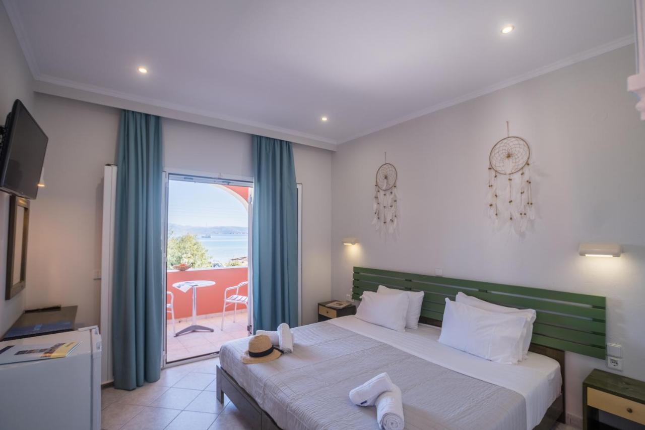 Christina Beachfront Rooms By Hotelius Petrití Εξωτερικό φωτογραφία